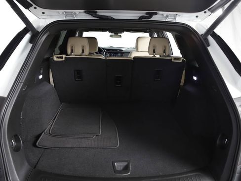 Used 2018 Cadillac XT5 AWD image 10