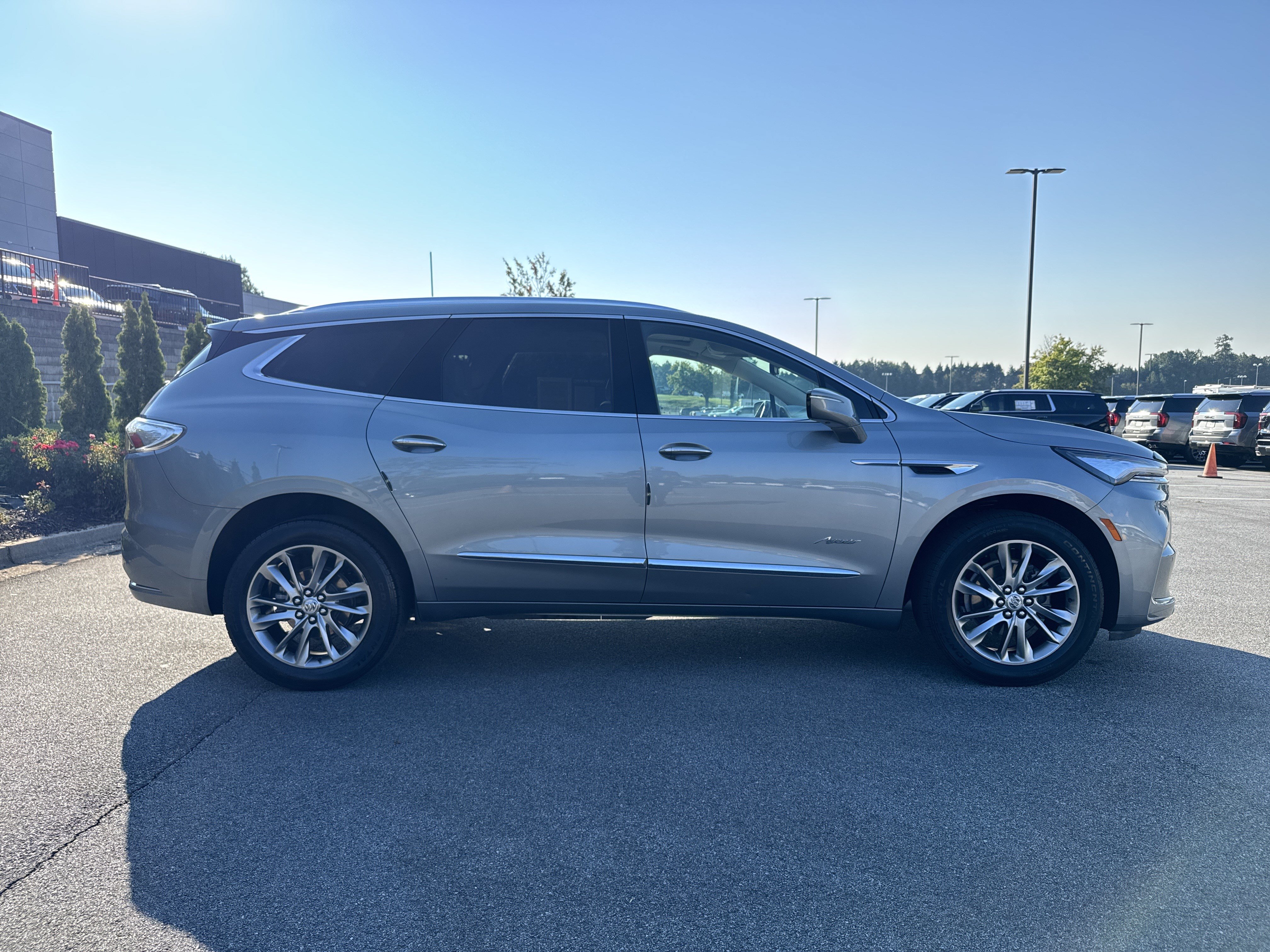 Used 2023 Buick Enclave Avenir w/ Avenir Technology Package FWD image 11