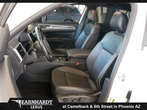 Used 2020 Volkswagen Atlas Cross Sport SEL AWD/4WD image 2