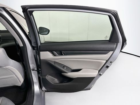 Used 2018 Honda Accord LX image 27