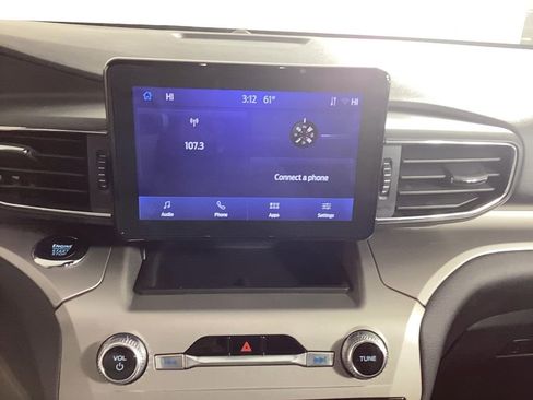 Used 2022 Ford Explorer XLT w/ Equipment Group 202A image 28