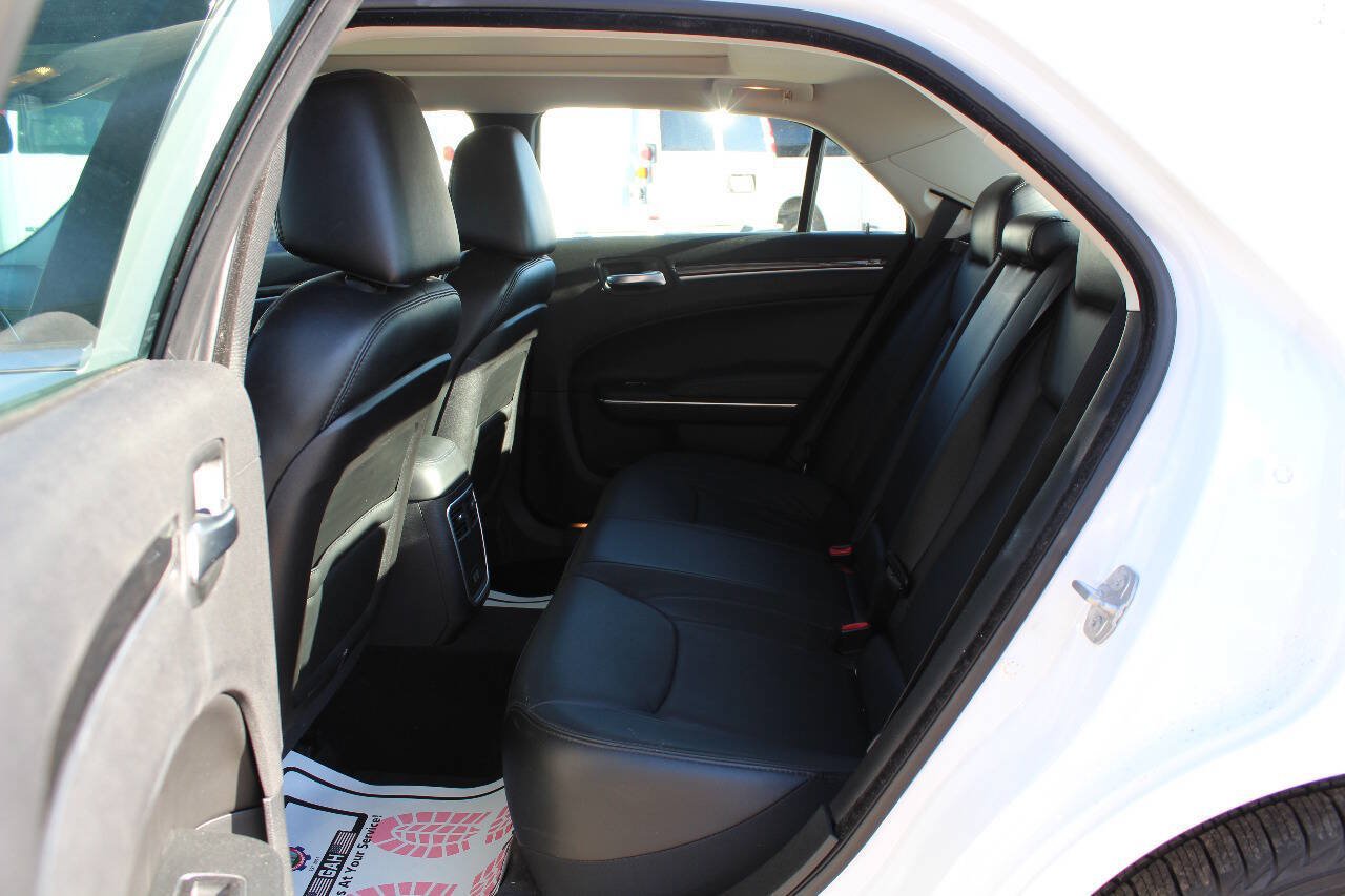 Used 2016 Chrysler 300 Limited AWD/4WD image 14