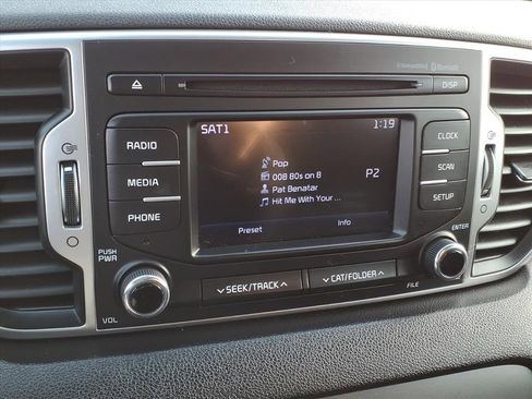 Used 2018 Kia Sportage LX image 17