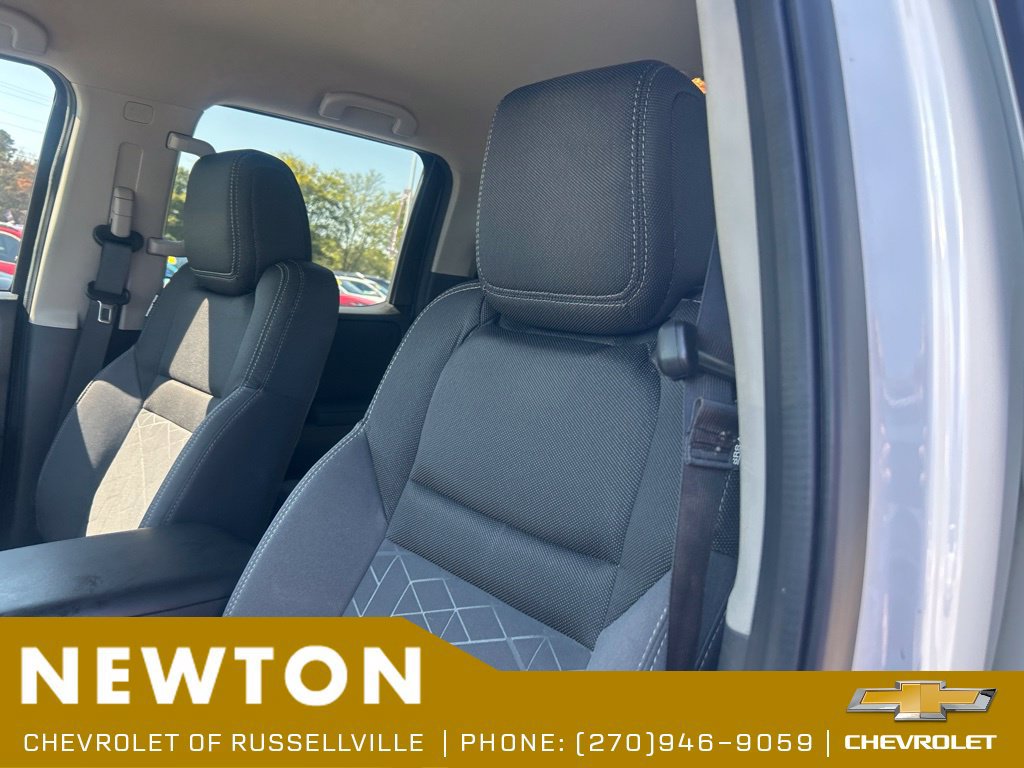 Used 2025 Nissan Frontier SV w/ SV Convenience Package AWD/4WD image 5