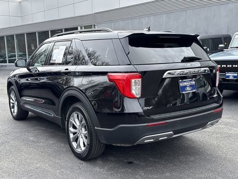 Used 2022 Ford Explorer XLT w/ Equipment Group 202A AWD/4WD image 6