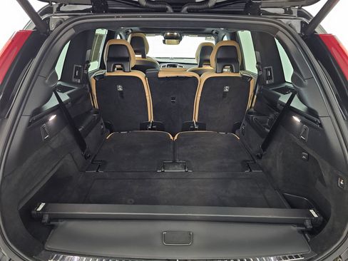 Used 2022 Volvo XC90 T6 Inscription w/ Lounge Package image 29