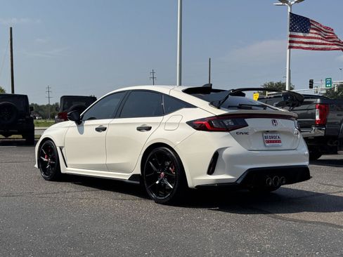 Used 2024 Honda Civic Type R image 5