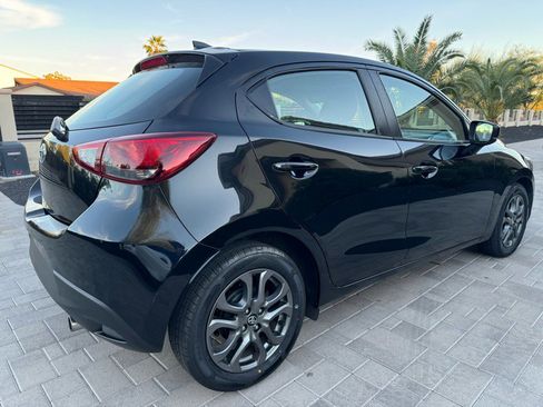 Used 2020 Toyota Yaris LE image 4