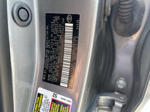 Used 2025 Toyota Camry SE FWD image 31