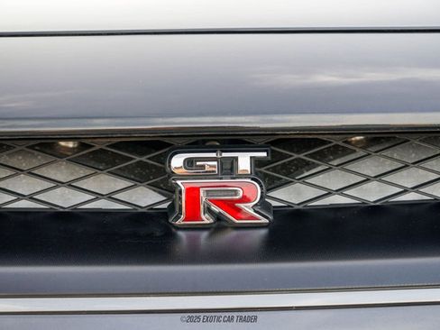 Used 2014 Nissan GT-R Premium w/ Premium Interior Package image 61