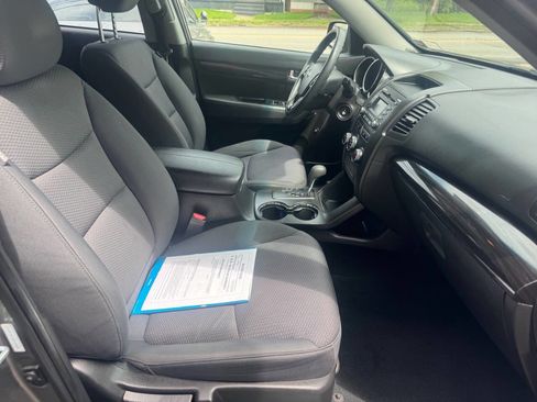 Used 2011 Kia Sorento 2WD w/ Convenience Pkg image 24