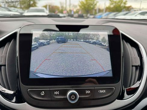 Used 2018 Chevrolet Volt LT FWD image 30