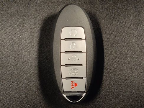 Used 2024 Nissan Altima 2.5 SV FWD image 32