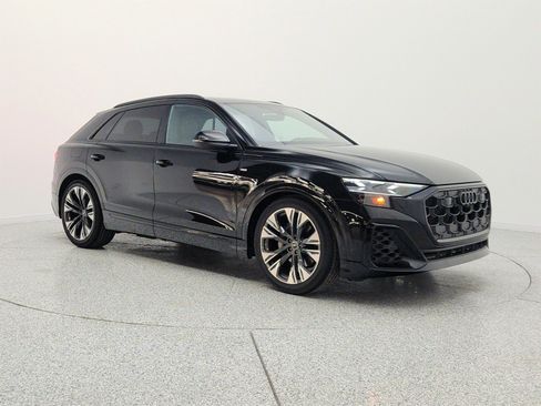Used 2025 Audi Q8 Prestige w/ Prestige Package AWD/4WD image 3