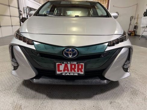 Used 2018 Toyota Prius Prime Premium image 19
