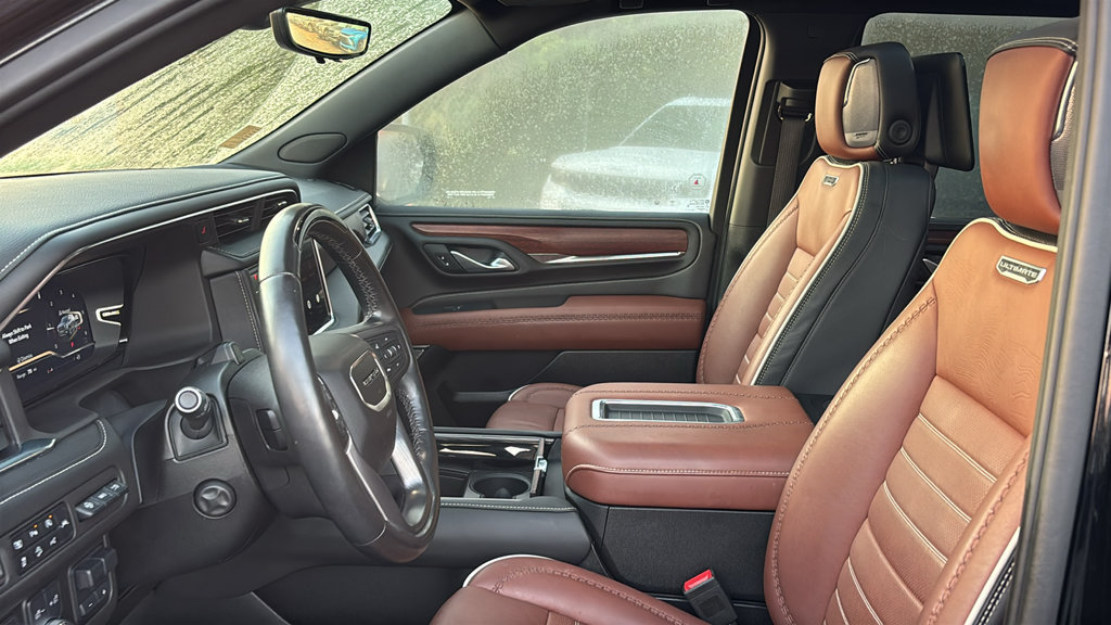 Used 2023 GMC Yukon Denali Ultimate AWD/4WD image 28