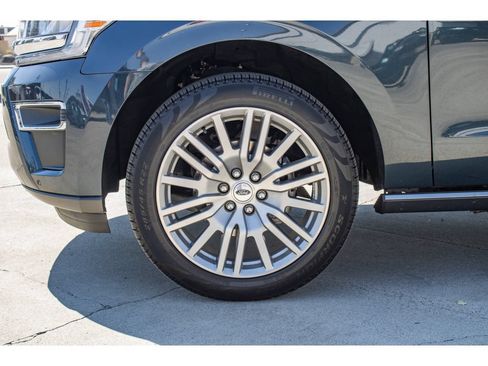 Used 2024 Ford Expedition Limited AWD/4WD image 5