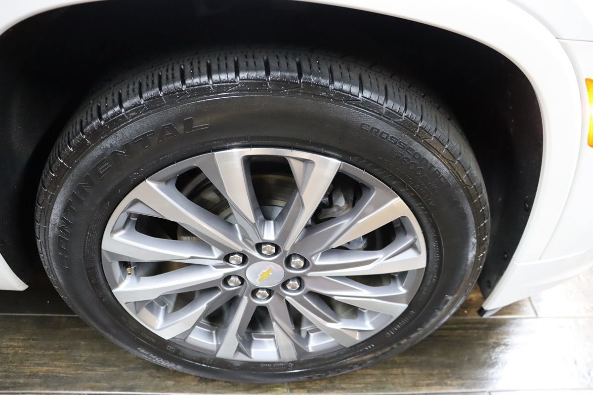 Used 2023 Chevrolet Traverse Premier FWD image 26