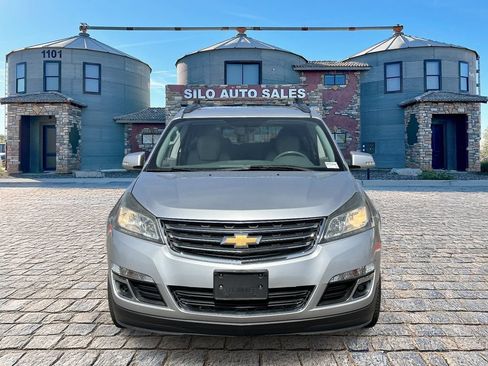 Used 2017 Chevrolet Traverse LT FWD image 8