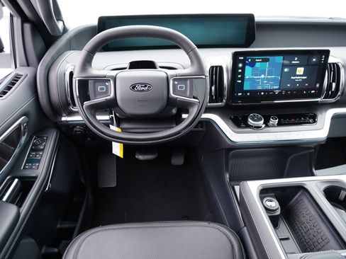 New 2025 Ford Expedition Platinum w/ Stealth Performance Package image 22