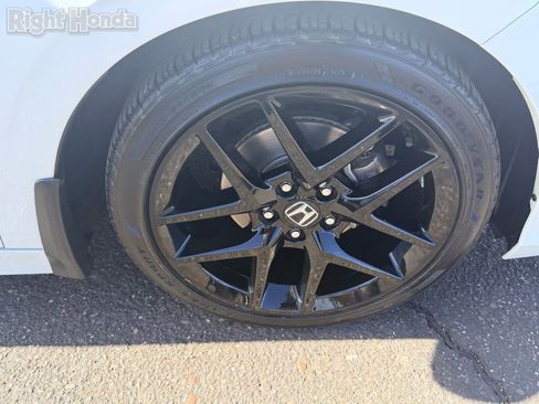 Used 2025 Honda Civic Sport image 11