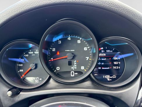 Used 2019 Porsche Macan AWD/4WD image 16