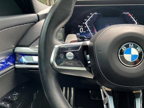 Used 2024 BMW 740i RWD image 11