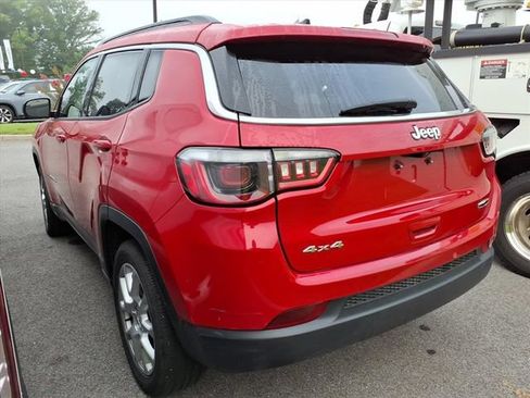 Used 2023 Jeep Compass Latitude w/ Sun and Sound Group AWD/4WD image 10