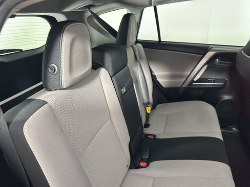 Used 2016 Toyota RAV4 XLE AWD/4WD image 17