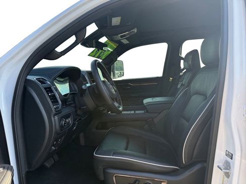 New 2025 RAM 1500 Limited image 9