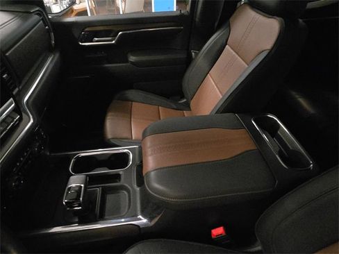 Used 2025 Chevrolet Silverado 1500 High Country w/ High Country Premium Package image 21