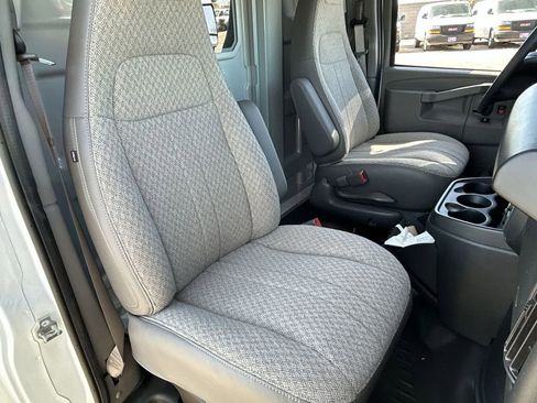 New 2025 GMC Savana 3500 w/ Power Convenience Package image 27