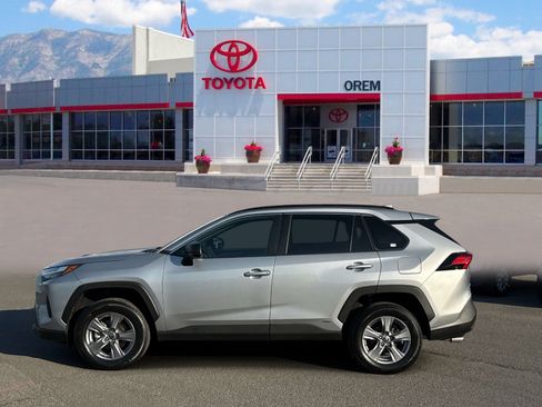 Used 2024 Toyota RAV4 LE AWD/4WD image 6