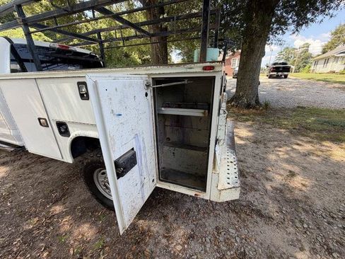 Used 2017 Ford F250 XL w/ Power Equipment Group AWD/4WD image 9