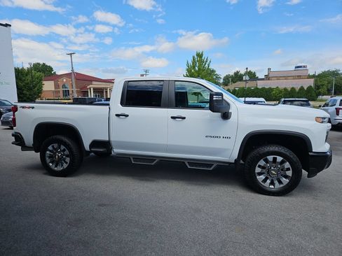 Used 2025 Chevrolet Silverado 2500 Custom w/ Custom Value Package AWD/4WD image 12