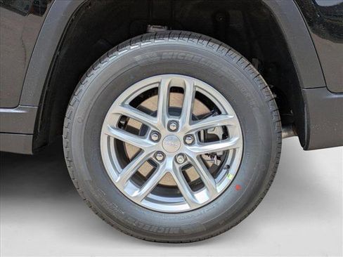 New 2025 Jeep Grand Cherokee L Laredo w/ Luxury Tech Group I image 10