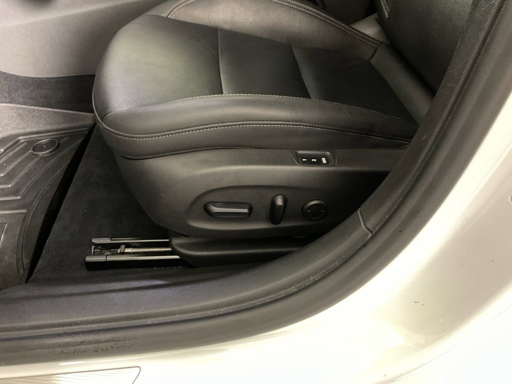 Used 2019 Buick Regal Essence w/ Driver Confidence Package I AWD/4WD image 21