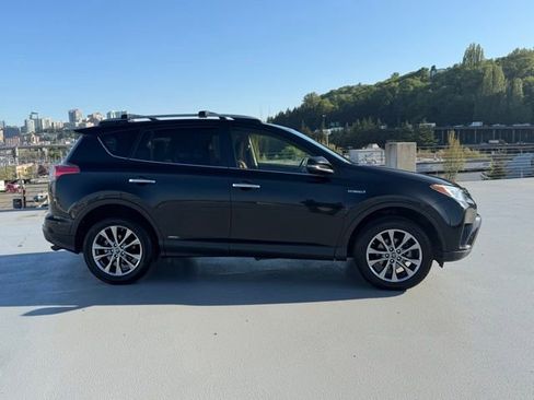 Used 2017 Toyota RAV4 Limited w/ Advanced Technology Package AWD/4WD image 2