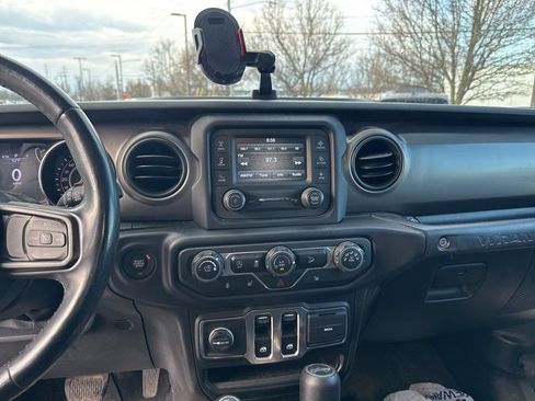 Used 2019 Jeep Wrangler Sport image 11