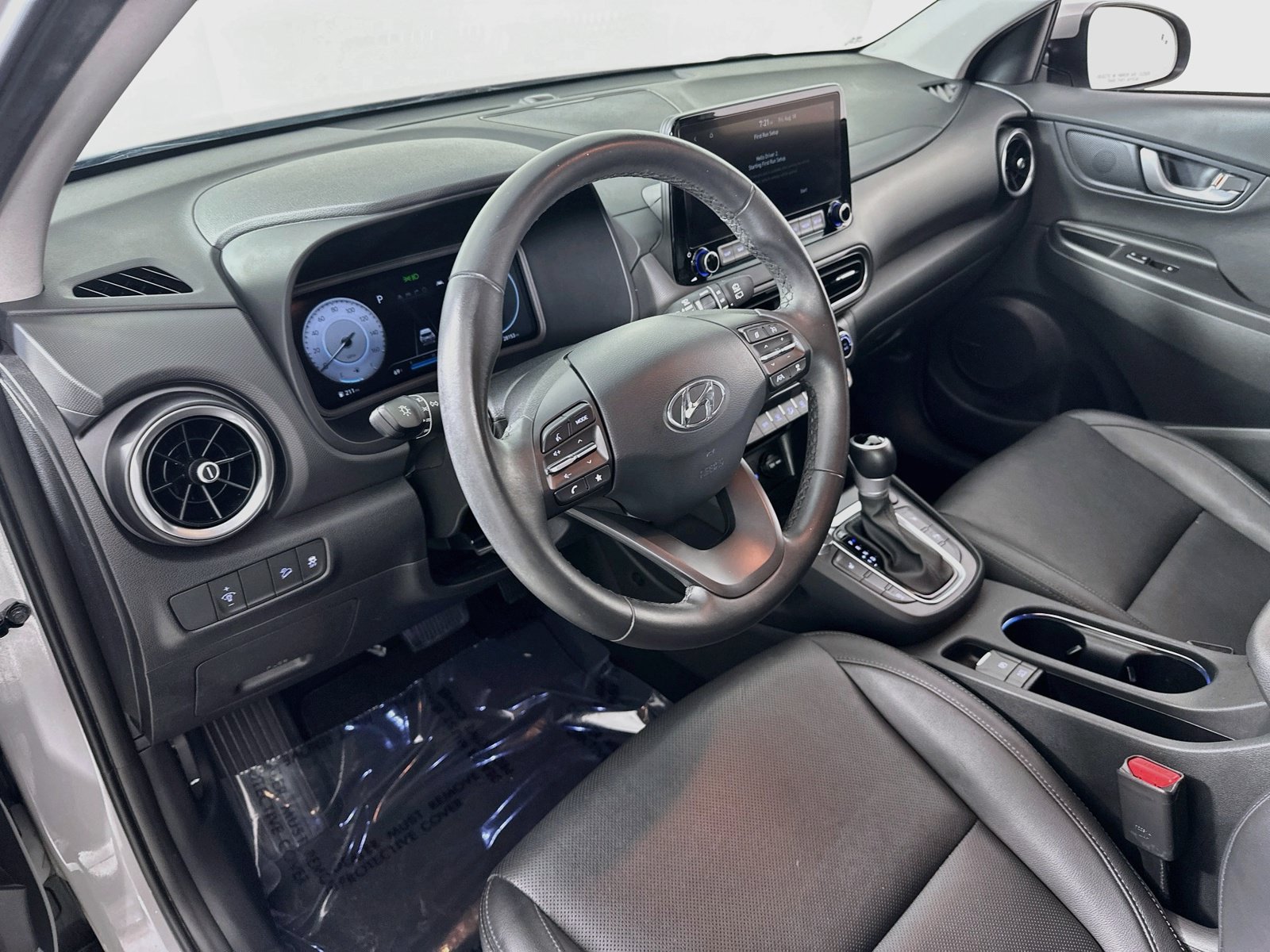 Used 2023 Hyundai Kona Limited FWD image 9