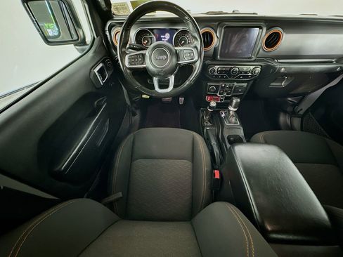 Used 2022 Jeep Gladiator Mojave w/ Cold Weather Group AWD/4WD image 9