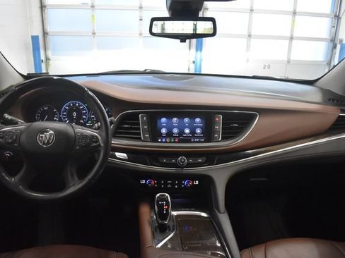 Used 2020 Buick Enclave Avenir w/ Avenir Technology Package AWD/4WD image 5