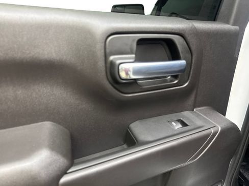 Used 2024 Chevrolet Silverado 1500 Custom Trail Boss AWD/4WD image 40