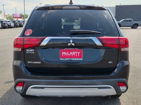Used 2020 Mitsubishi Outlander FWD image 6
