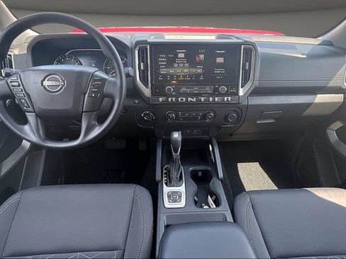 Certified 2026 Nissan Frontier SV w/ Tow Package AWD/4WD image 14