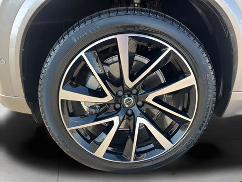 Used 2025 Volvo XC90 B6 Plus w/ Protection Package Premier AWD/4WD image 9