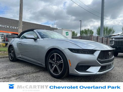 Used 2025 Ford Mustang Premium RWD image 1