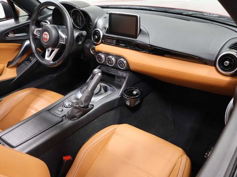 Used 2018 FIAT 124 Spider Lusso RWD image 6