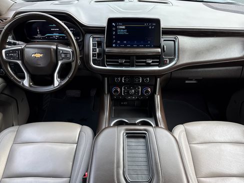 Used 2024 Chevrolet Suburban LT image 17