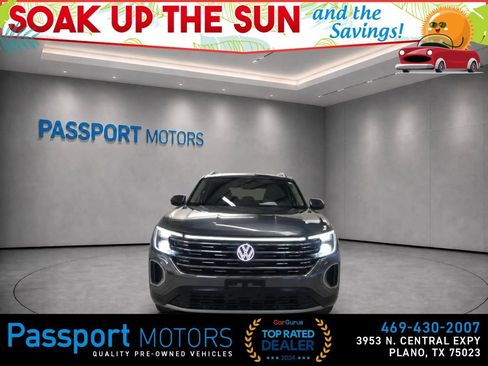 Used 2024 Volkswagen Atlas SEL AWD/4WD image 2